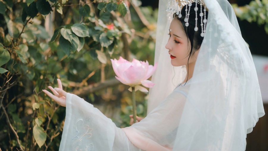 已婚的女人，请把时间花在搞钱上，你会闪闪发光